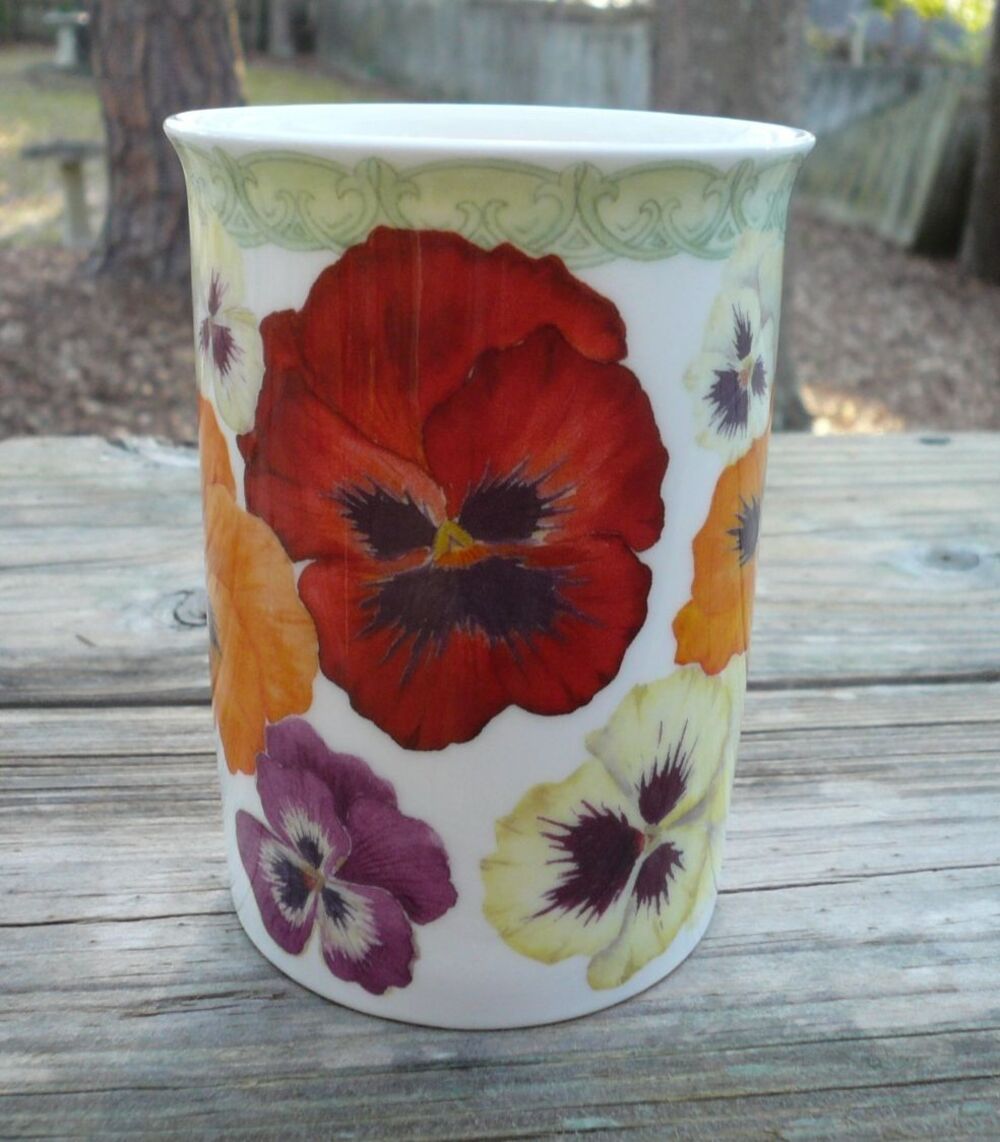 Roy Kirkham Bone China Pansy Mug 4" England 2005 - Picture 2 of 6